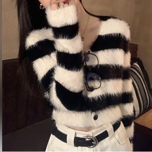 Fluffy striped sweater/cardigan